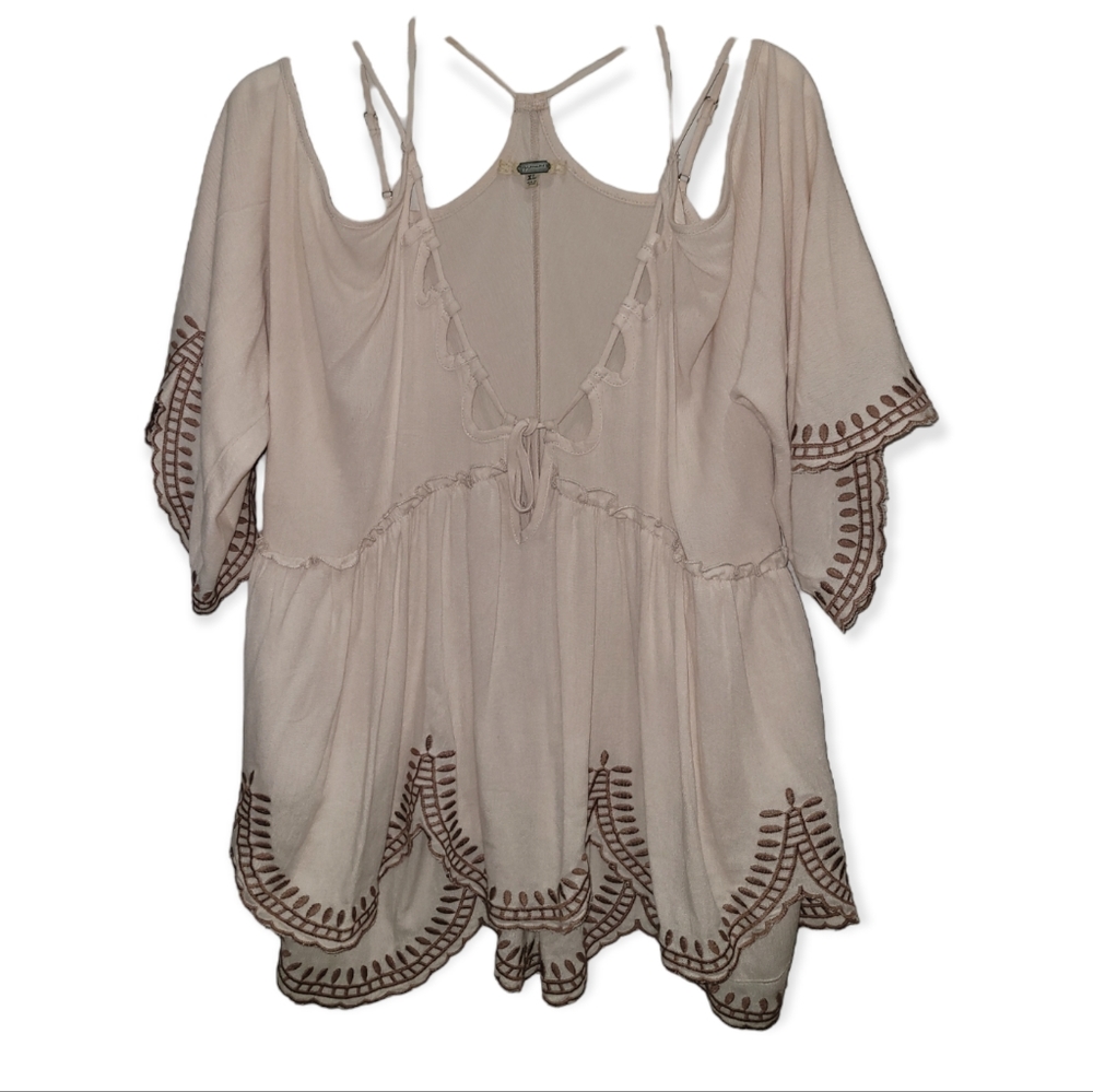 Gimmicks by BKE Buckle Festival Strappy Cold Shoulder Top with embroidery XL